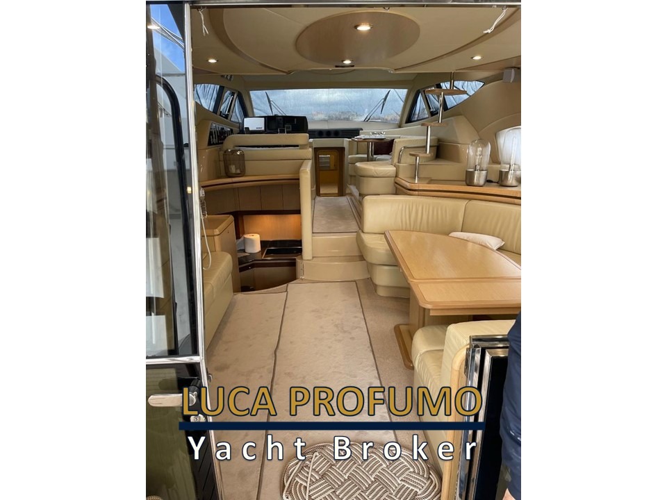 Ferretti 550