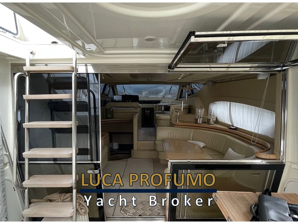Ferretti 550