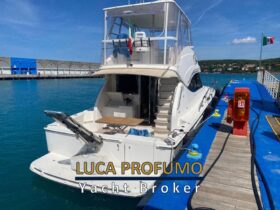 Riviera Marine Riviera FB 45 Flybridge